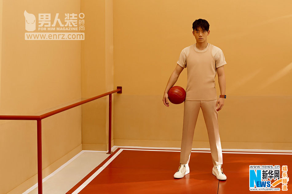 L'acteur chinois Zheng Kai pose pour un magazine