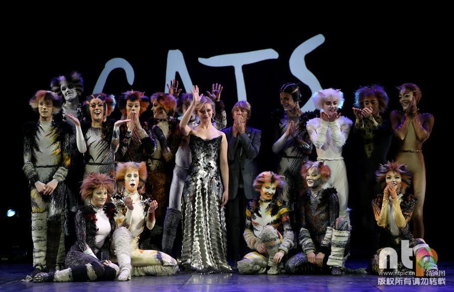 La comédie musicale "Cats" à Paris