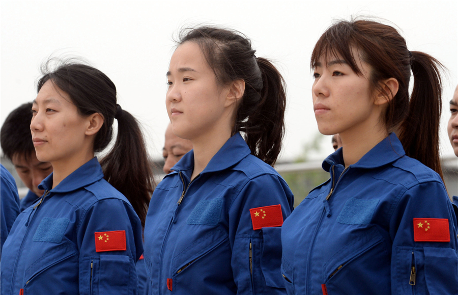 Les femmes pilotes de la police de Beijing prêtes pour le décollage