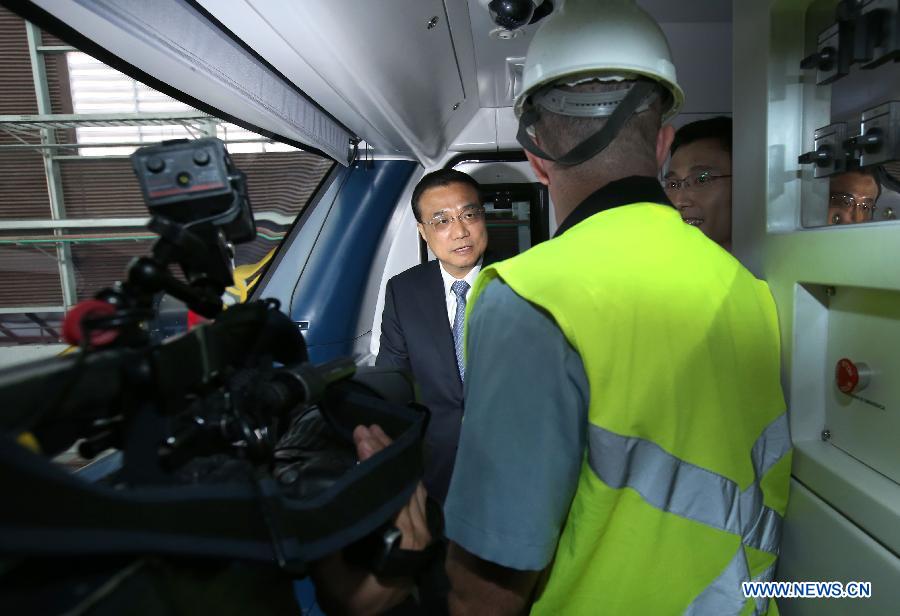 Le Premier ministre chinois en visite au Brésil appelle à exploiter les prouesses de l'industrie de fabrication chinoise