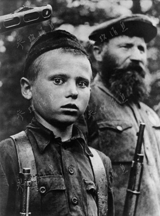 Un jeune partisan soviétique.