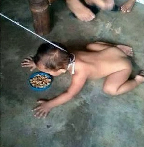 Une Philippine traite son fils de 2 ans comme un animal de compagnie