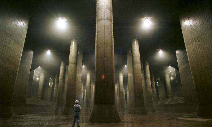 Un véritable palais souterrain : le réservoir de drainage de Kasukabe, au Japon