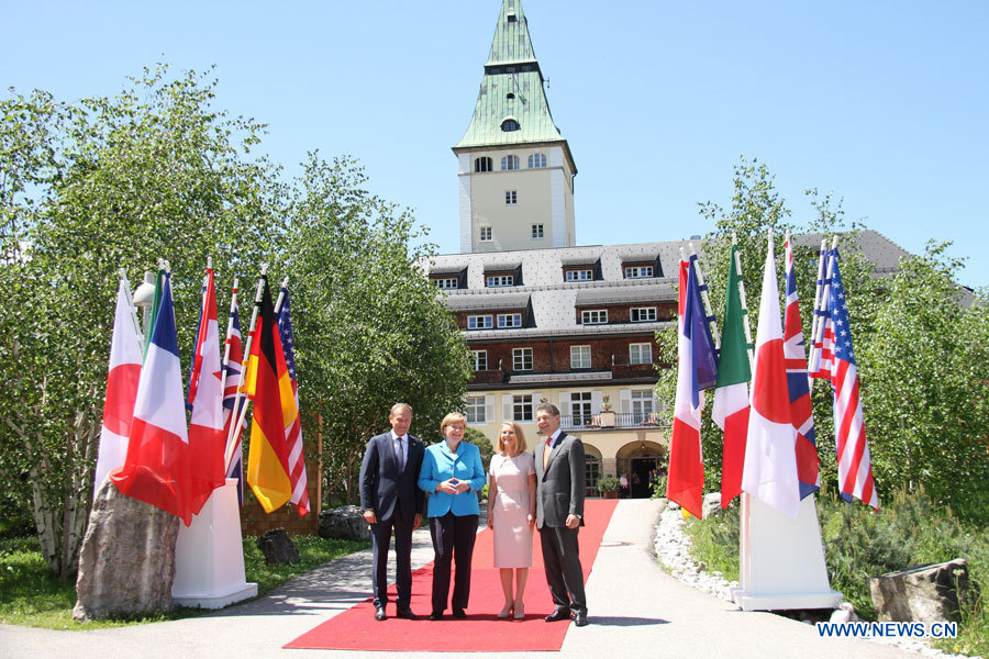 Début du sommet du G7 sur fond de manifestation 