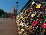 Paris dit oui au romantisme, mais non aux dégradations