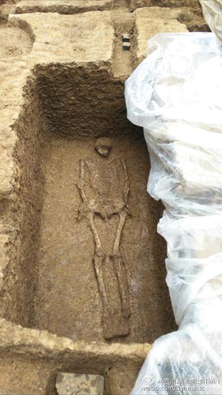 Un squelette humain complet découvert dans les ruines de Sanxingdui