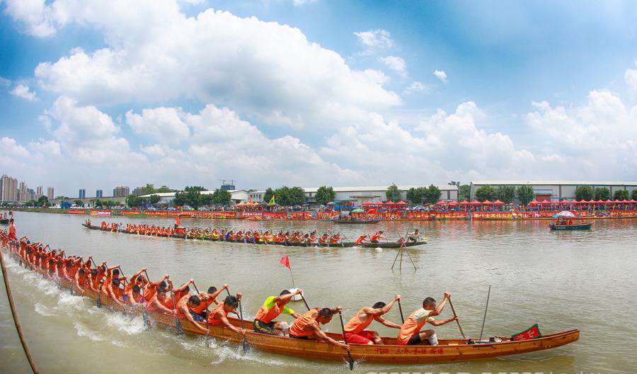Guangdong : place à la Fête des bateaux-dragons 