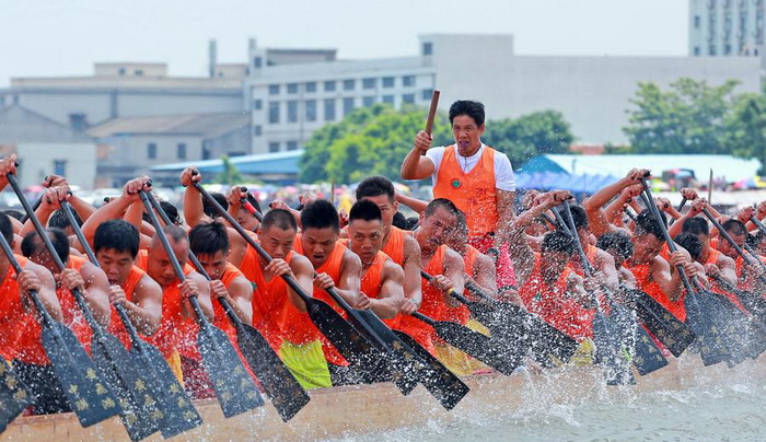 Guangdong : place à la Fête des bateaux-dragons 
