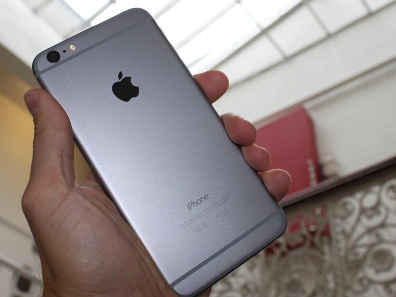 Apple va-t-elle faire disparaitre le chargeur de votre iPhone ?