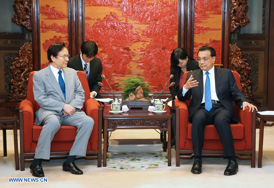 Li Keqiang rencontre le chef du Conseil de sécurité nationale japonaise