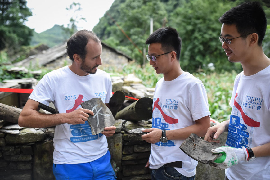Des bénévoles français participent à la rénovation du patrimoine chinois