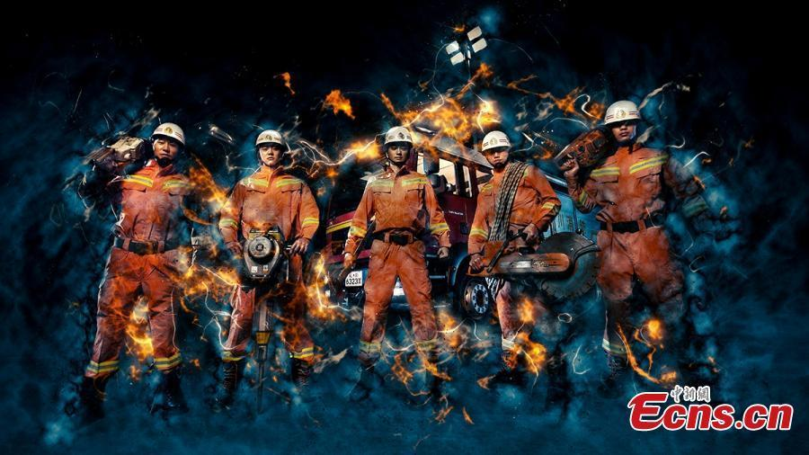 Des pompiers du Sichuan lancent des posters de style hollywoodien