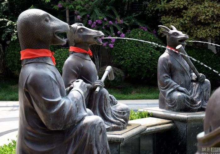 Les douze têtes en bronze du zodiaque chinois dans le Shandong