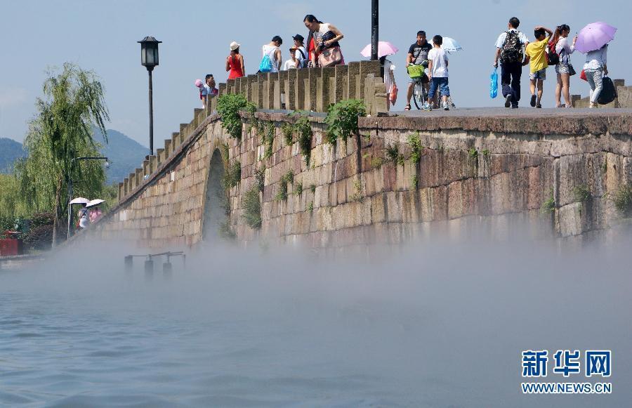 Hangzhou : un système de pulvérisation pour faire baisser la température