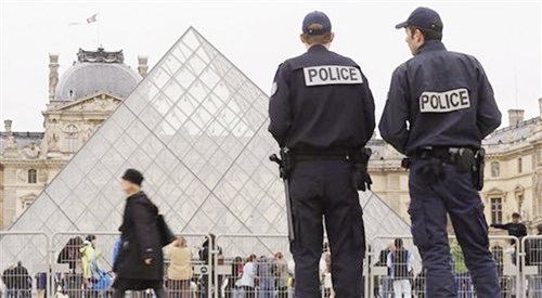 Des touristes chinois agressés devant leur hôtel à l’ouest de Paris