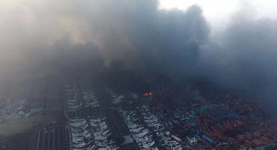 Catastrophe à Tianjin : vues aériennes de l'explosion dans la Zone nouvelle de Binhai