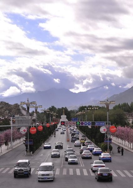 Les immenses changements du réseau de transport au Tibet depuis 50 ans