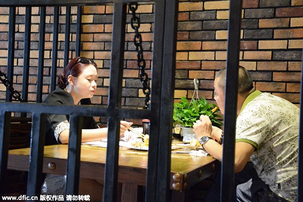 Ouverture d'un restaurant à thème sur la prison dans le Nord-est de la Chine