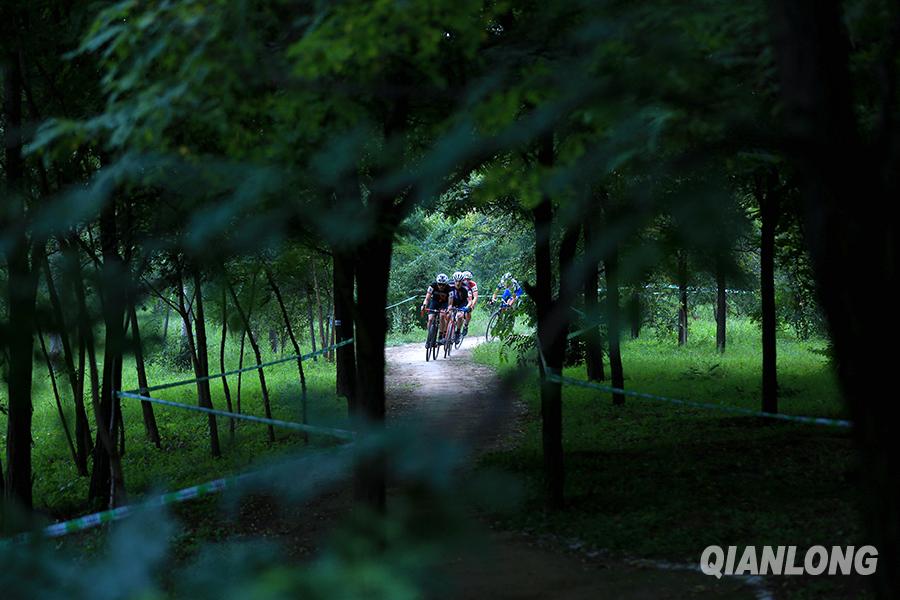 Beijing : le 3e QianSen Trophy Cyclocross se tient à Yanqing