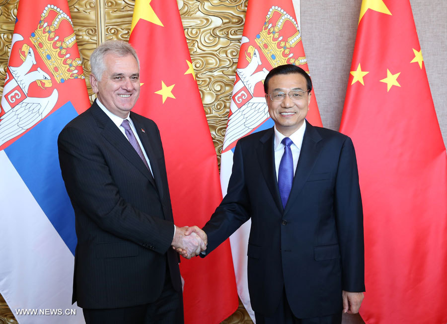 Le PM chinois rencontre le président serbe