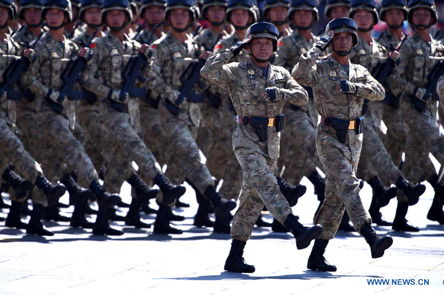 Journée de la Victoire : des généraux chinois dirigent pour la première fois des troupes au défilé