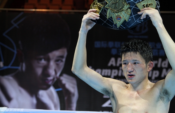 Boxe APB : Djelkhir battu par le Chinois Zhang Jiawei