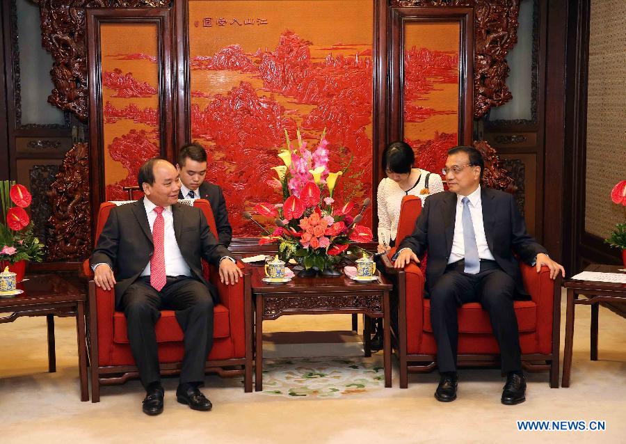 Li Keqiang appelle la Chine et le Vietnam à maintenir la stabilité maritime