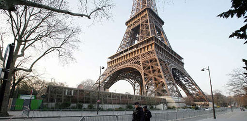 Paris : la tour Eiffel fermée après un soupçon d'intrusion