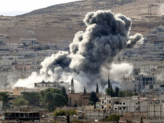 Premières frappes aériennes françaises en Syrie contre l'Etat islamique