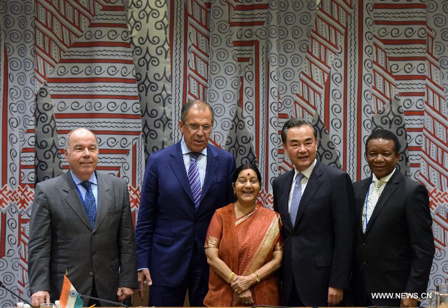 Le chef de la diplomatie chinoise appelle à plus de coordination et de coopération entre les BRICS