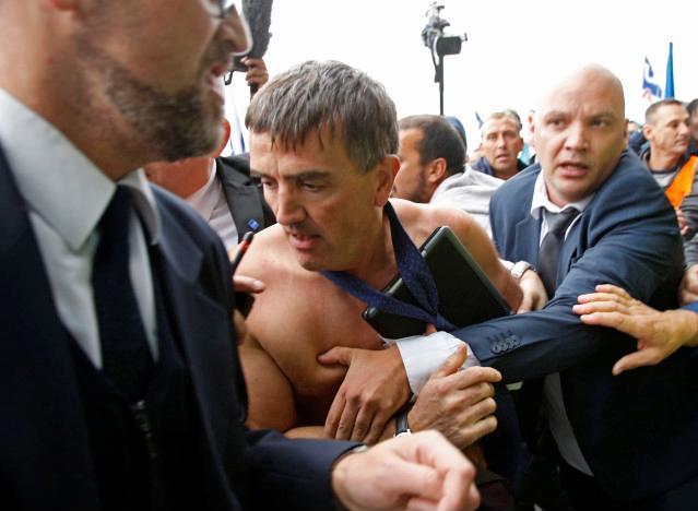 Un responsable d’Air France sauvagement agressé après une réunion avec les syndicats