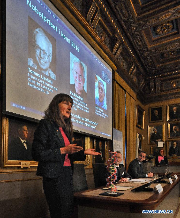 Trois scientifiques partagent le prix Nobel de chimie 2015