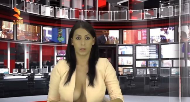Topless sous sa veste semi-ouverte, une présentatrice albanaise affole les téléspectateurs