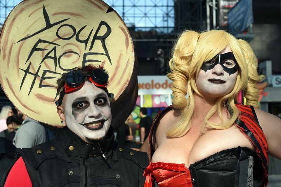 Réunion de zombies et de super-héros pour l’ouverture de la Comic Con 2015 de New York