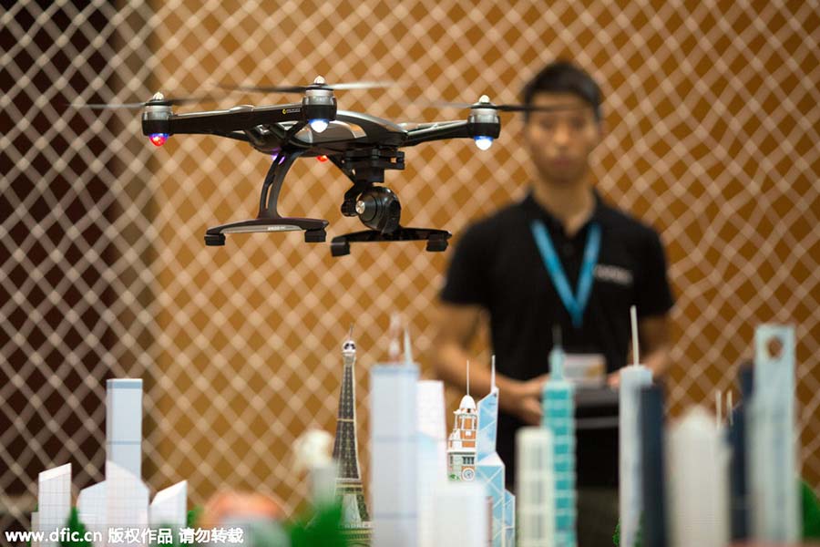 Des robots qui dansent et des drones qui volent à l'Electronics Fair de Hong Kong