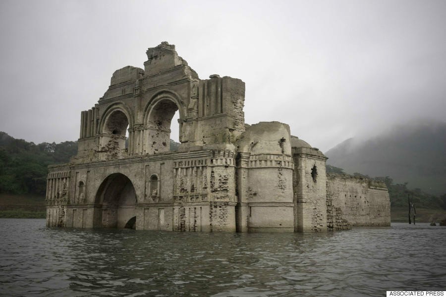 Les ruines d'une église mexicaine de 400 ans sortent de l'eau après une sécheresse