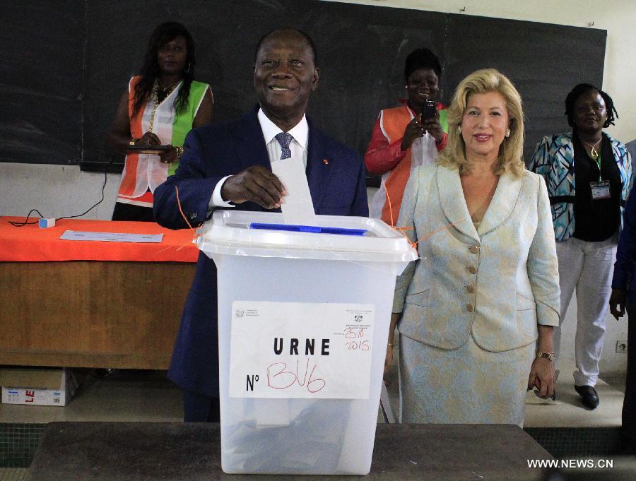Côte d'Ivoire/Présidentielle : vote dans le calme et au compte-gouttes à la mi-journée