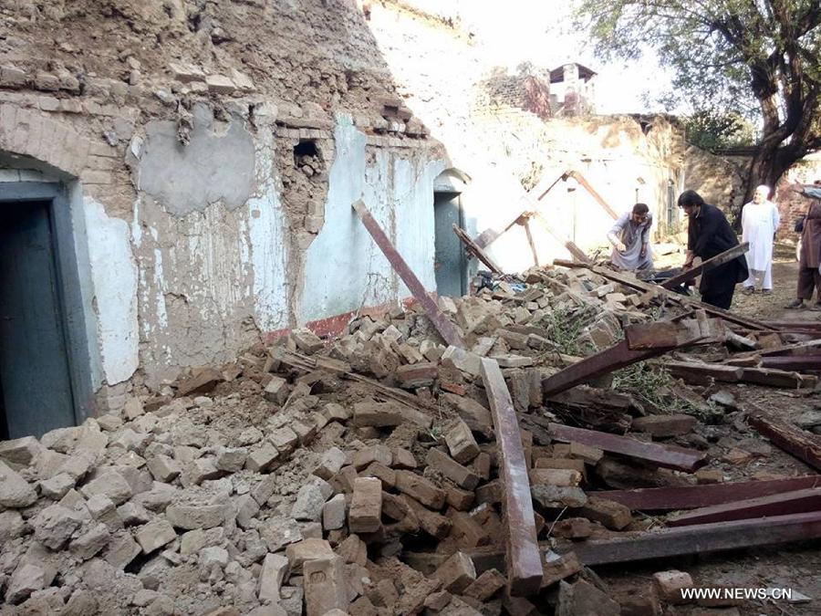 Tremblement de terre au Pakistan : plus de 220 morts et 1 200 blessés