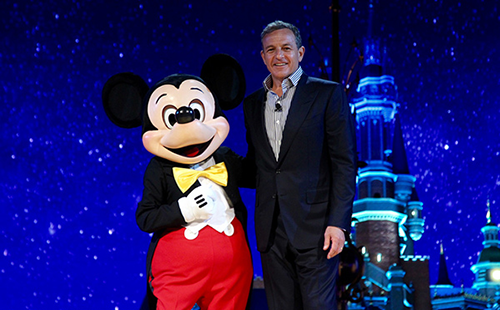 Le PDG de Walt Disney se félicite de la nouvelle politique familiale de la Chine