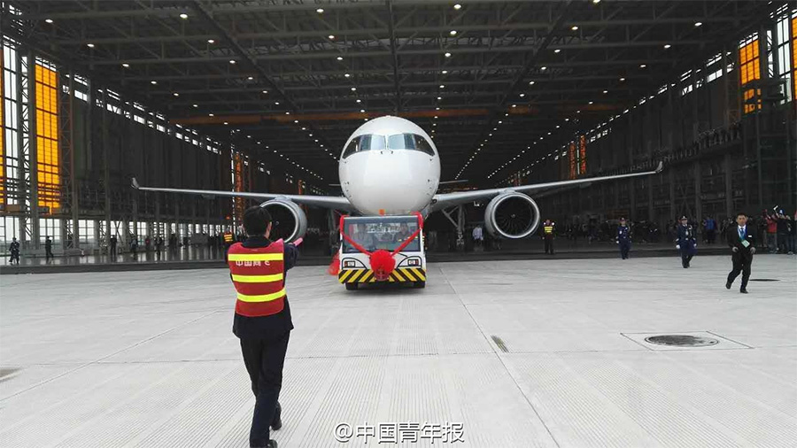 Gros porteur chinois : le C919 quitte la ligne d'assemblage