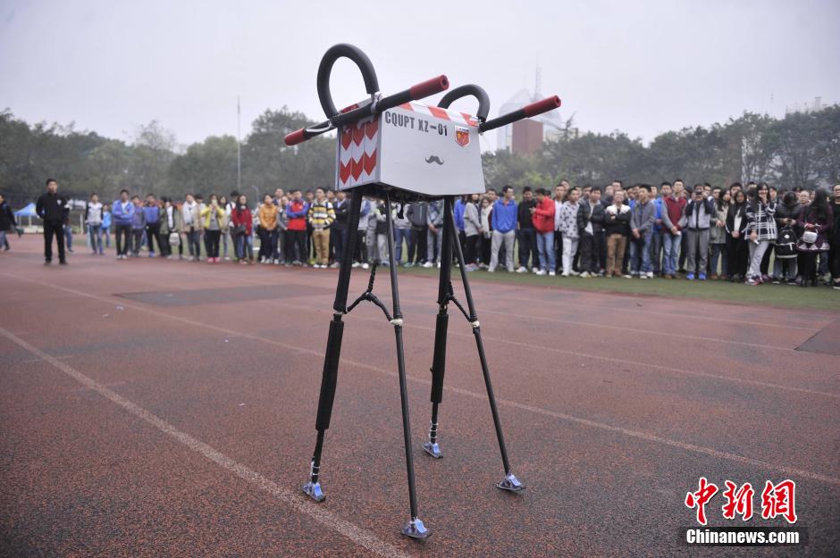 Un robot chinois bat un record mondial Guinness en marchant 134 km