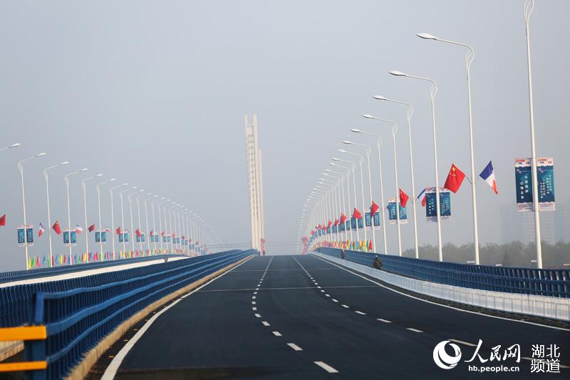 Ouverture à la circulation du Pont de l'Amitié Sino-française à Wuhan