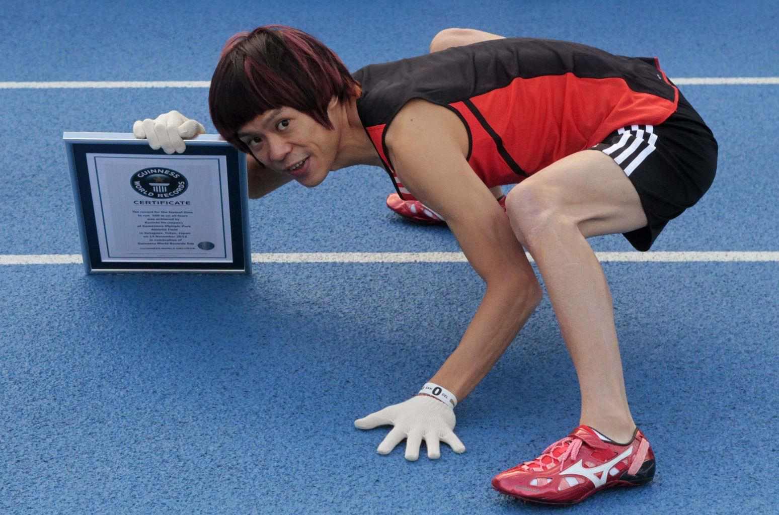 Kenichi Ito, l’homme-singe japonais, bat un record sur 100 mètres en 15 secondes
