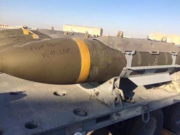 Des missiles américains «from Paris with love» bombardent l'EI