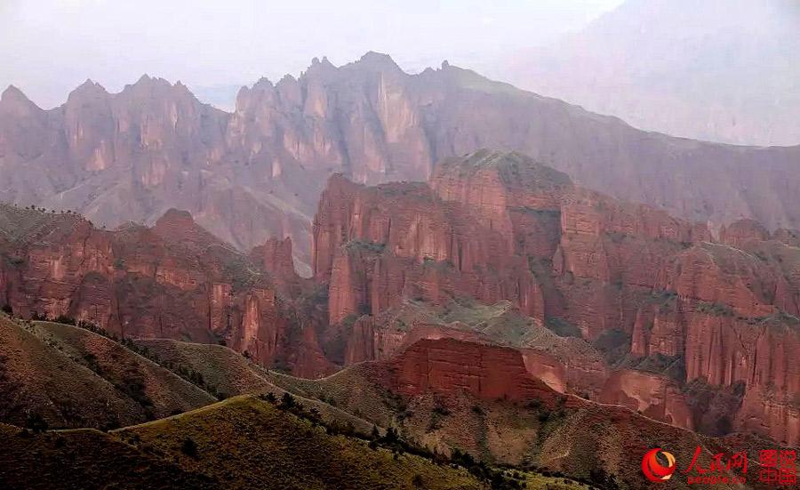 Le magnifique Parc géologique national de Kanbula dans le Qinghai