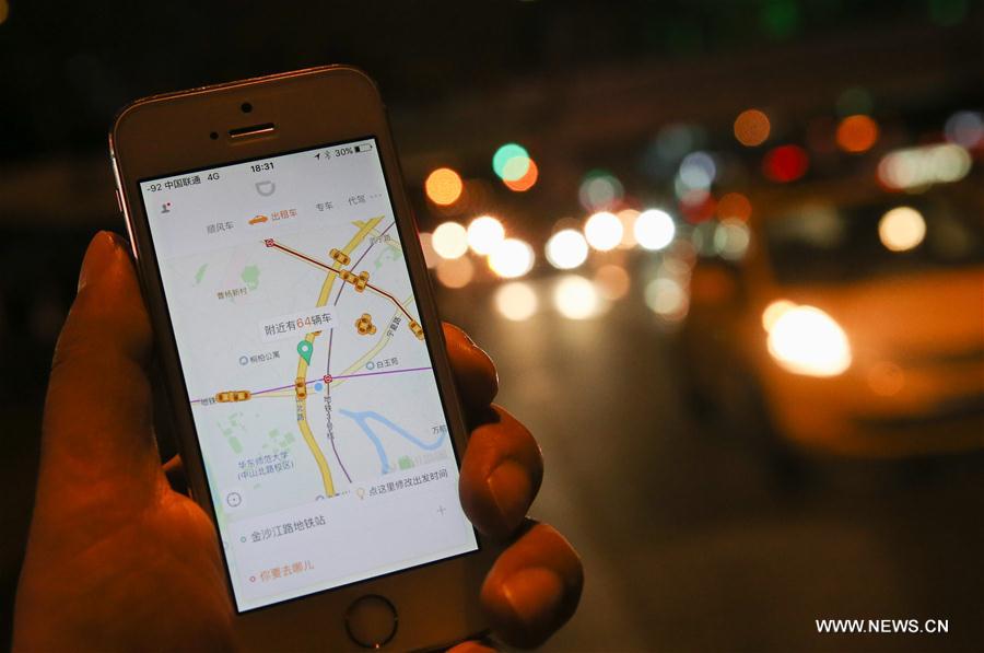 L'app chinoise d'appel de véhicules Didi investit dans son homologue indienne Ola