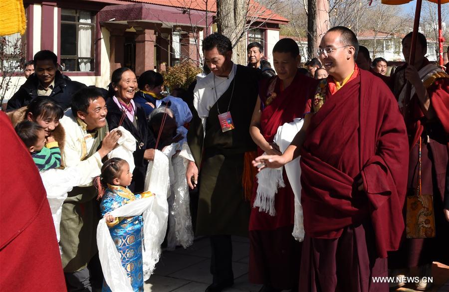 Le panchen-lama s'est rendu au Temple de Jokhang au Tibet