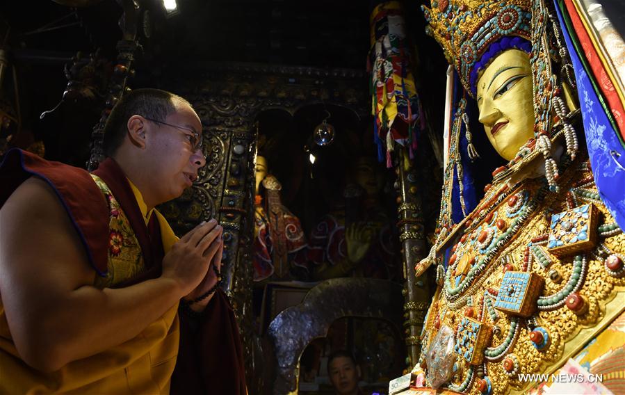 Le panchen-lama s'est rendu au Temple de Jokhang au Tibet