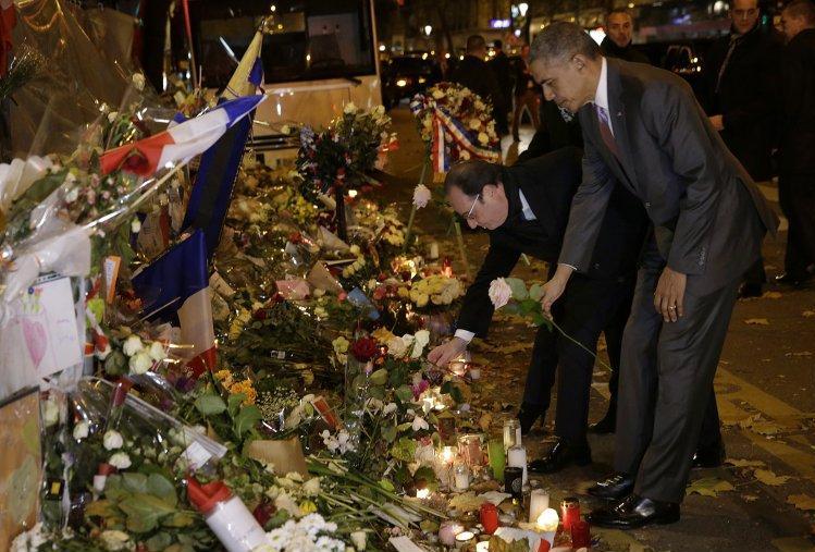 Barack Obama rend une visite d’hommage aux victimes des attentats de Paris au Bataclan