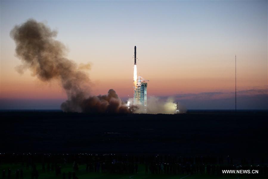 La Chine lance son premier satellite de recherche de la matière noire